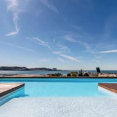 Апартаменты Guestready - Apt With Stunning Rooftop Pool Алжеш