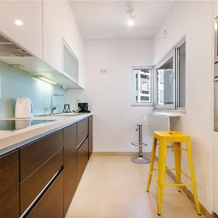 Апартаменты Guestready - Apt With Stunning Rooftop Pool *