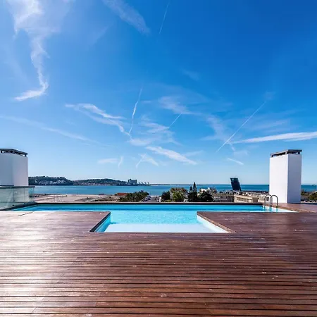 Guestready - Apt With Stunning Rooftop Pool
