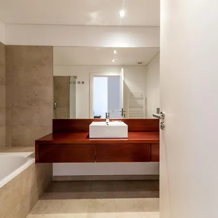 Апартаменты Guestready - Apt With Stunning Rooftop Pool Алжеш